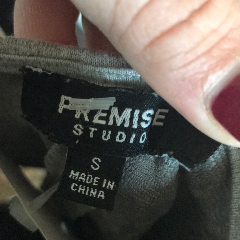 Adorable low back top! - Picture 6 of 6